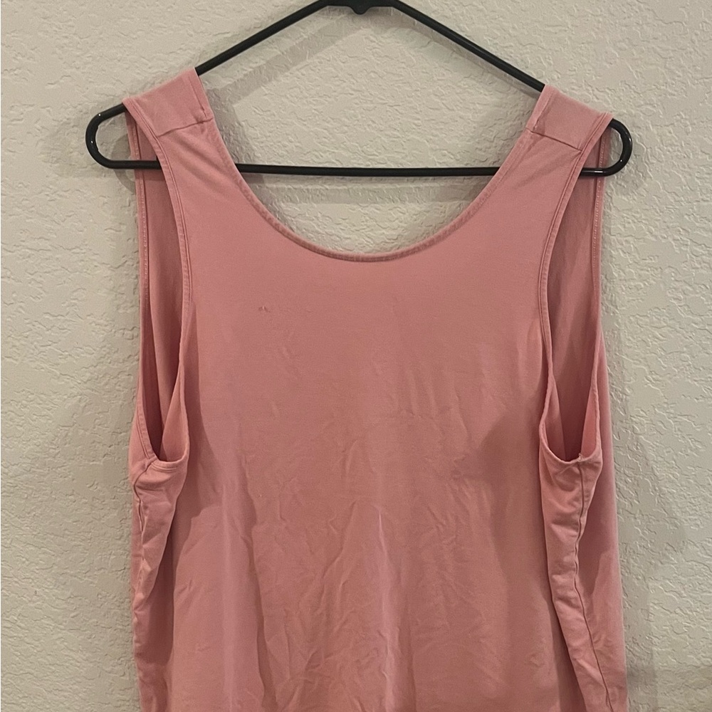 Chic Pink Tank Top with Sleek Design